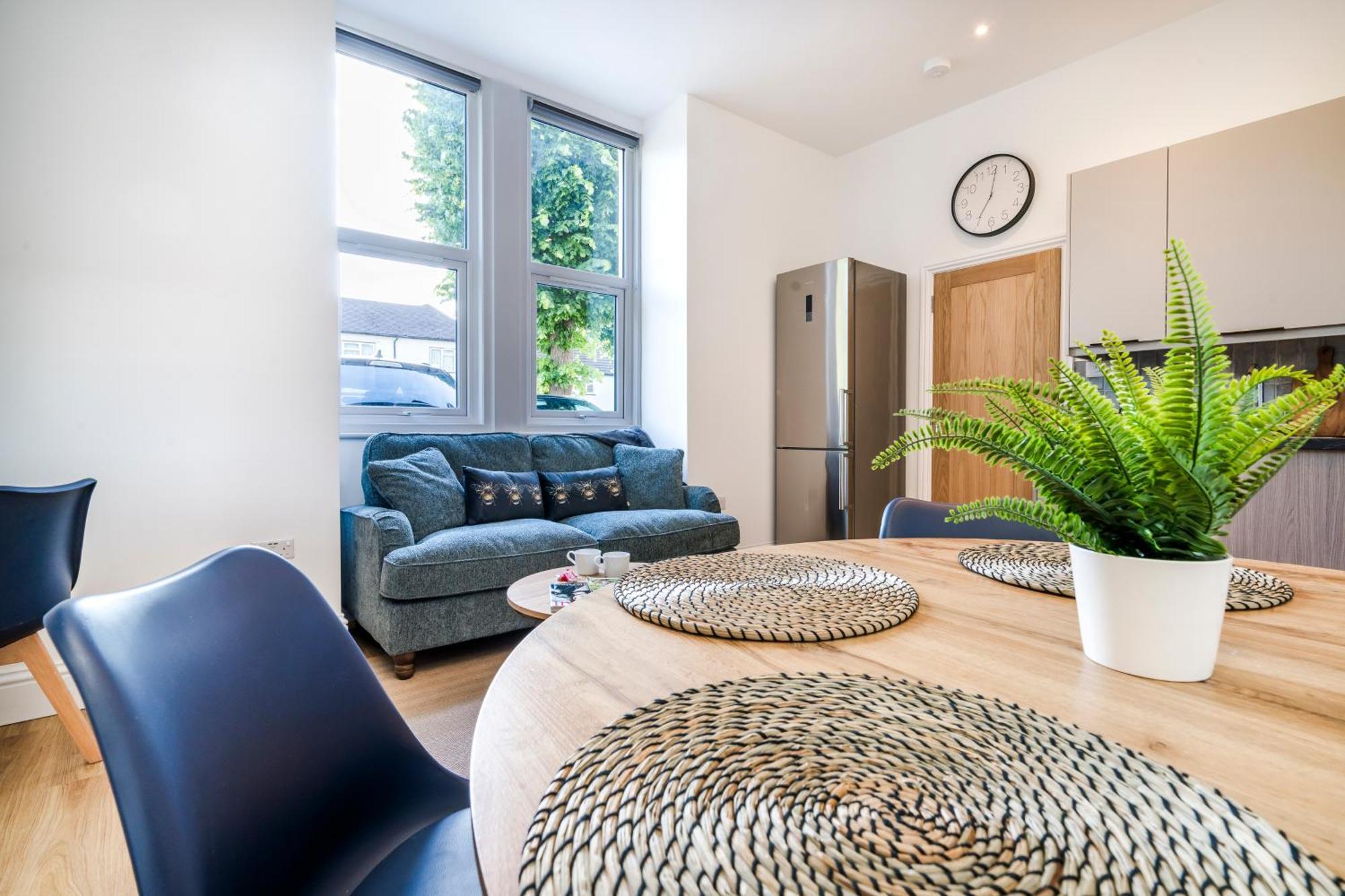 Cozy 2 Bedroom Apartment In Sutton Sutton  Exteriör bild