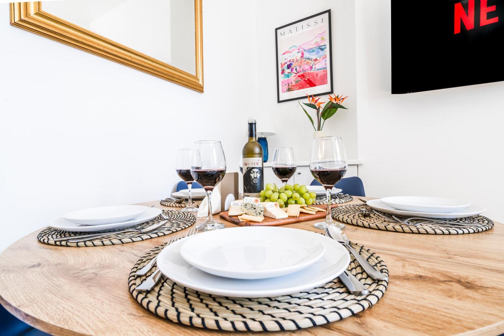 Cozy 2 Bedroom Apartment In Sutton Sutton  Exteriör bild