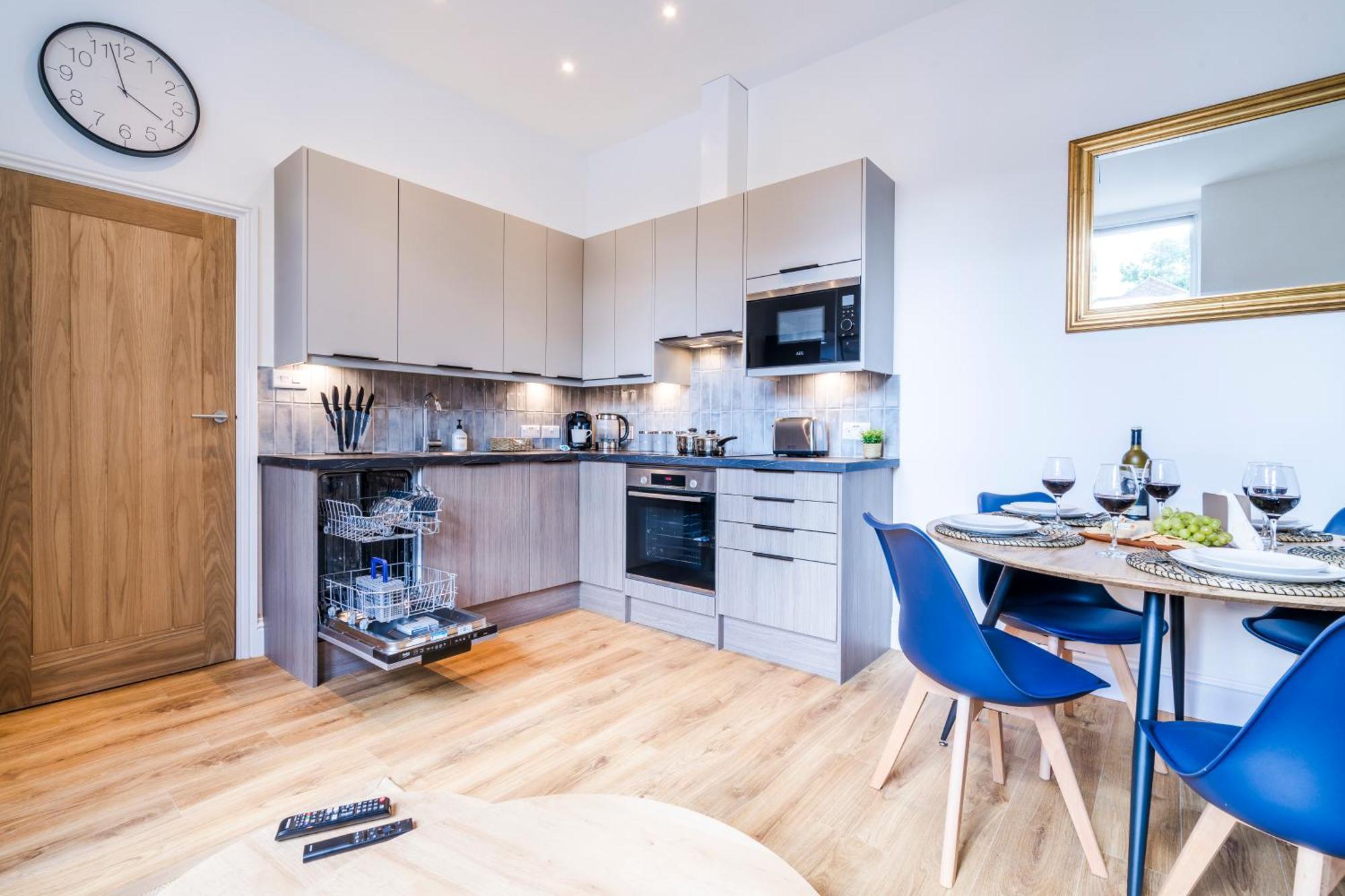 Cozy 2 Bedroom Apartment In Sutton Sutton  Exteriör bild