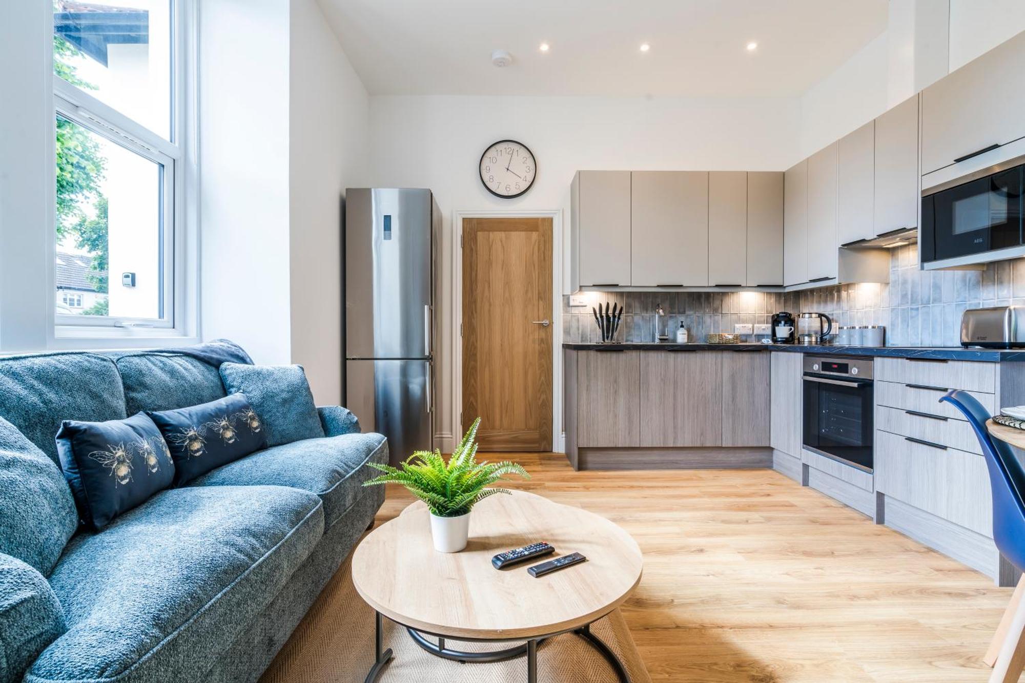 Cozy 2 Bedroom Apartment In Sutton Sutton  Exteriör bild