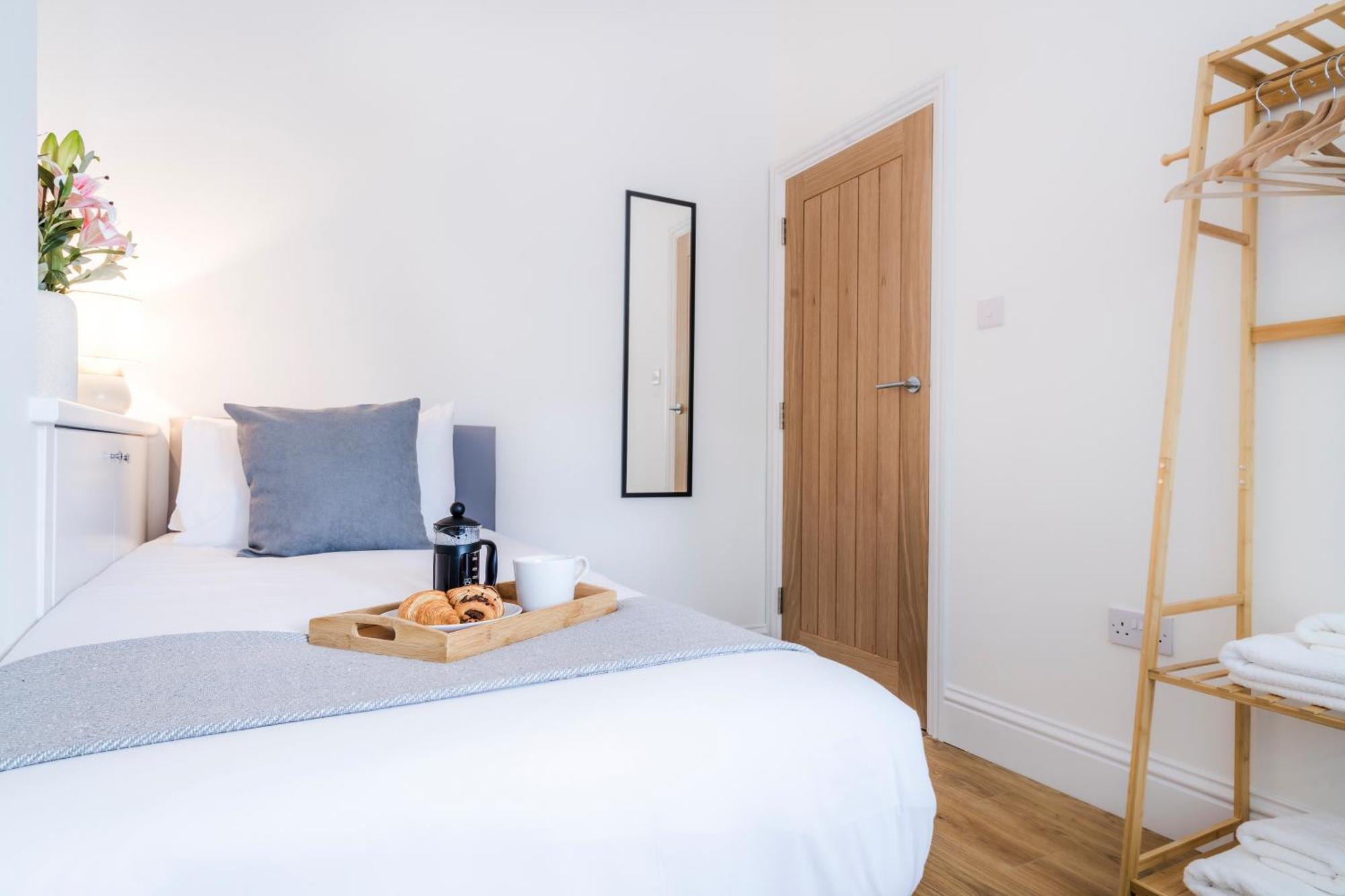 Cozy 2 Bedroom Apartment In Sutton Sutton  Exteriör bild